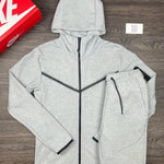 Two-Piece Boutique Hoodie Sports Set - Stylish European & American Inspired Casual Wear for Men - Soft, Breathable, Comfortable, and Versatile Spring & Autumn Sportswear